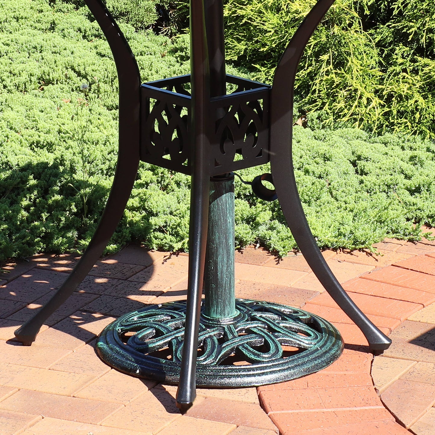 17 in Lattice Cast Iron Round Patio Umbrella Base - Black