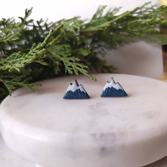 Winter  Mountains Nature Studs