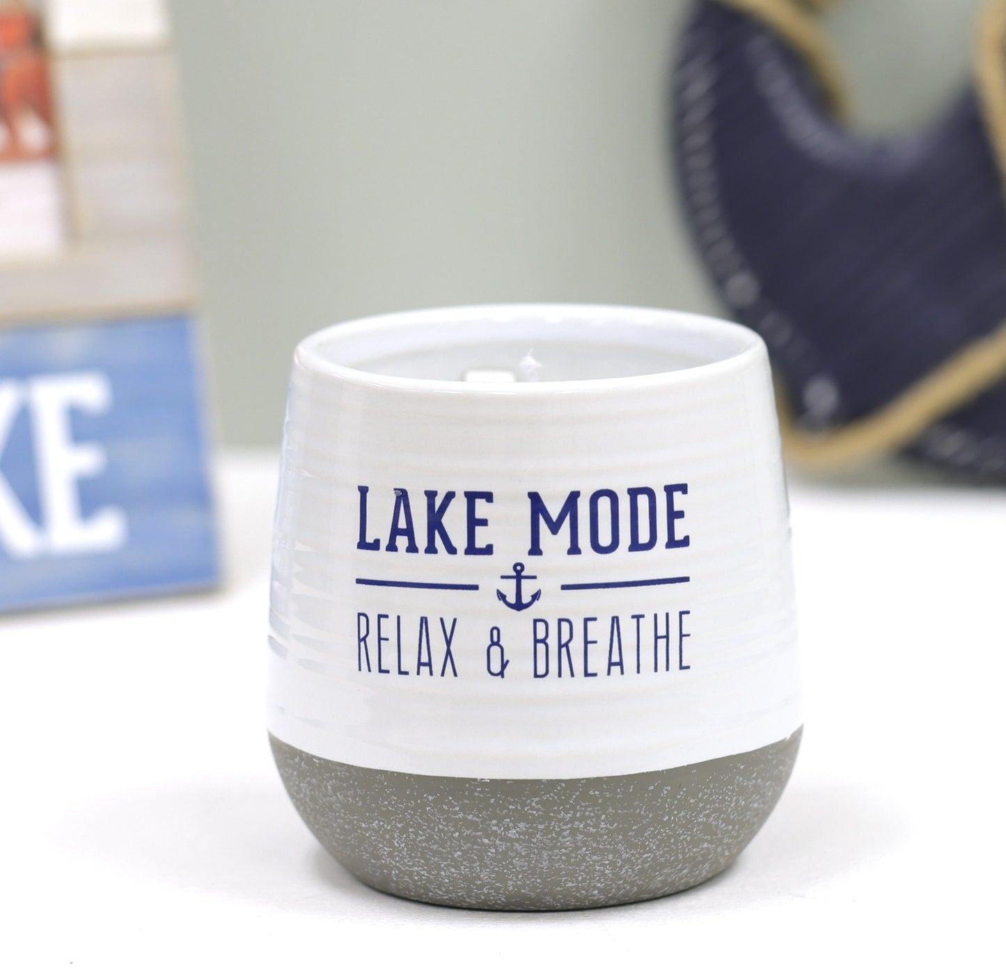 Load image into Gallery viewer, Lake Mode - 11 oz - 100% Soy Wax Reveal Candle Scent: Serenity

