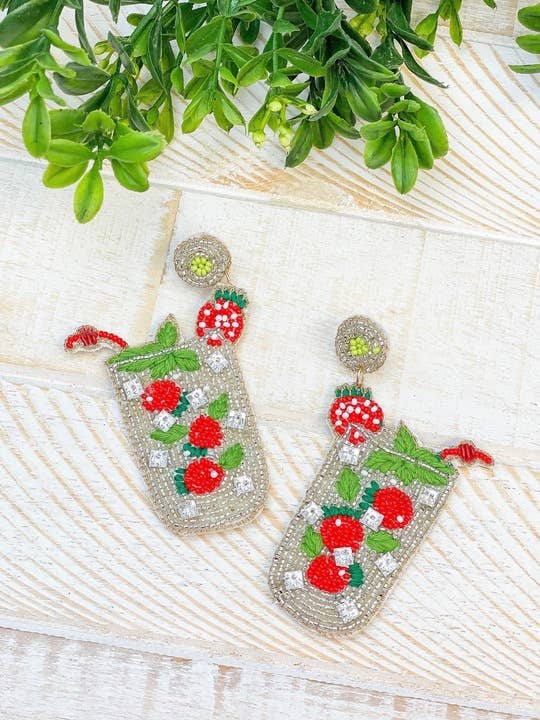 Load image into Gallery viewer, Strawberry Summer Cocktail Beaded Dangle Earrings
